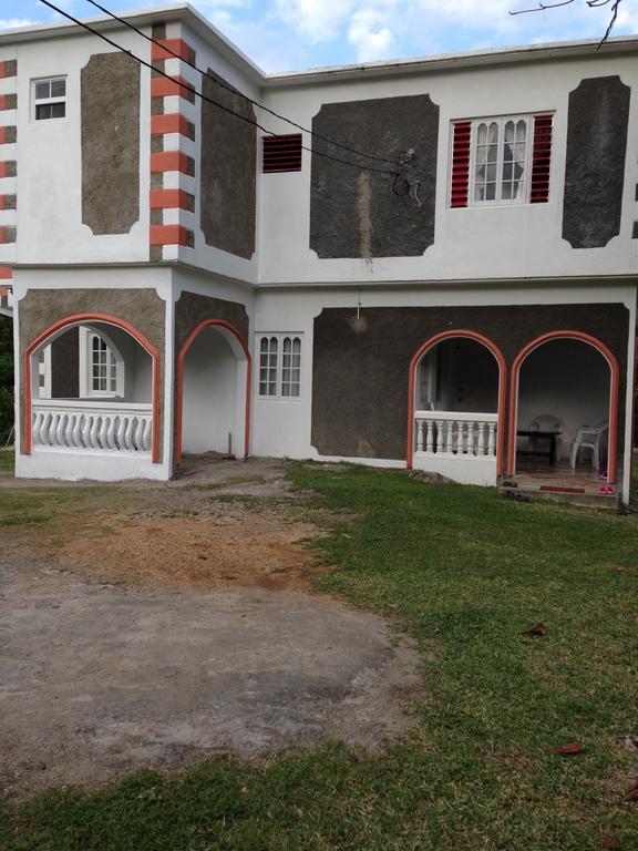 פורט אנטוניו Boston Beach Guesthouse מראה חיצוני תמונה
