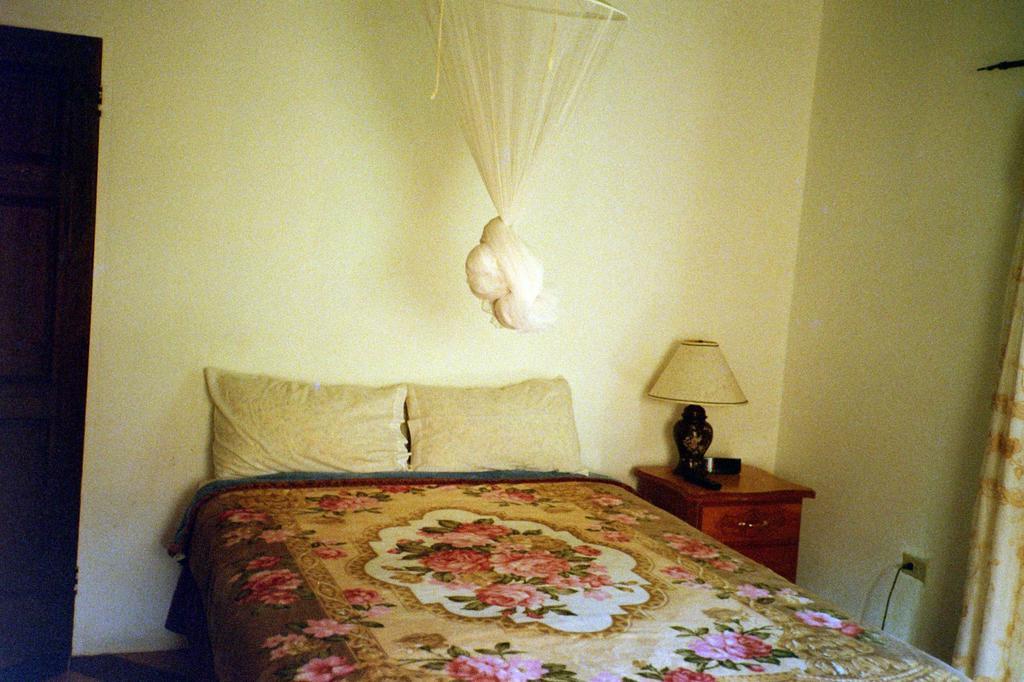 פורט אנטוניו Boston Beach Guesthouse מראה חיצוני תמונה