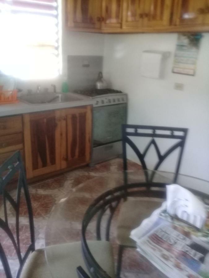 פורט אנטוניו Boston Beach Guesthouse מראה חיצוני תמונה