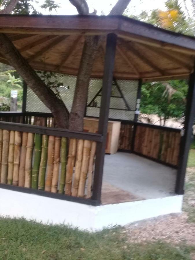 פורט אנטוניו Boston Beach Guesthouse מראה חיצוני תמונה